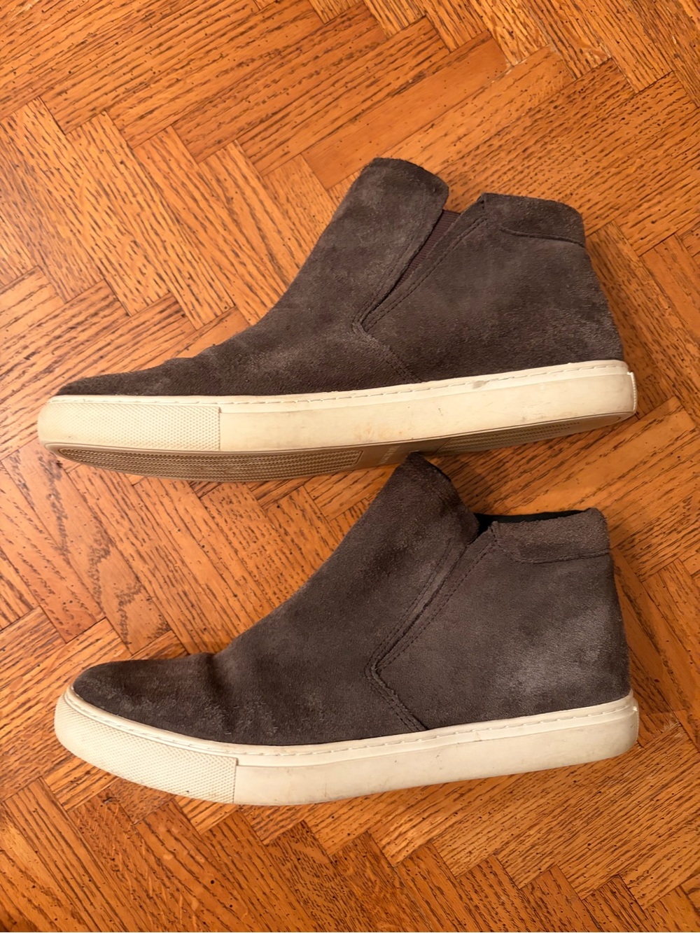 Kenneth Cole Slip-On Chelsea
